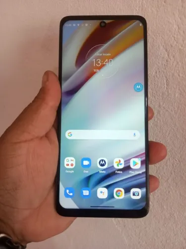 vendo celular moto G60 128 GB NFC com cabo do carregador
