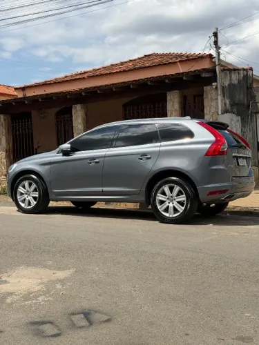 Volvo XC 60 T-5 Kinetic 2.0 245cv FWD 5P 2017