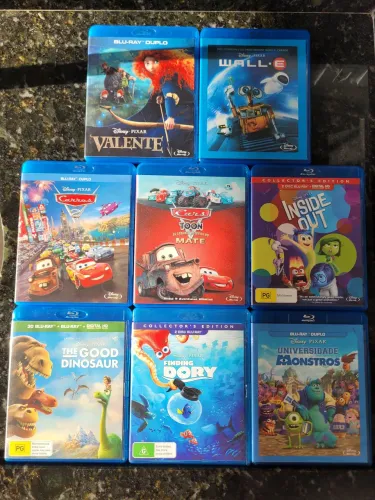 Lote de 8 Blu-Ray Pixar - Carros, Wall-E, Valente, Dory