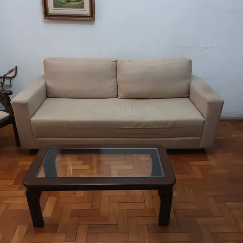 Vendo sofa Muy Tok Stok 3 lugares(2mts), R$ 600,00. Retirar no bairro da Tijuca-RJ. 
