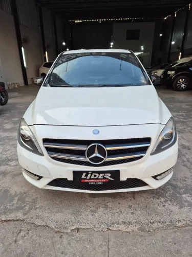 Mercedes-Benz Classe B 200 CGI 1.6 TB Sport 156cv AUT 2013