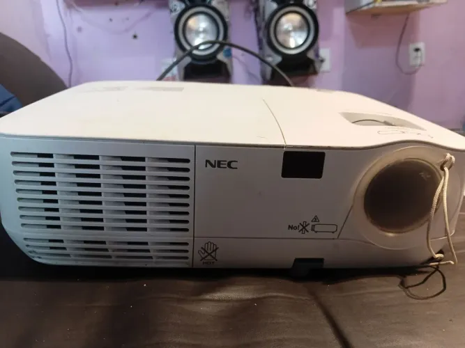 Projetor Nec NP115