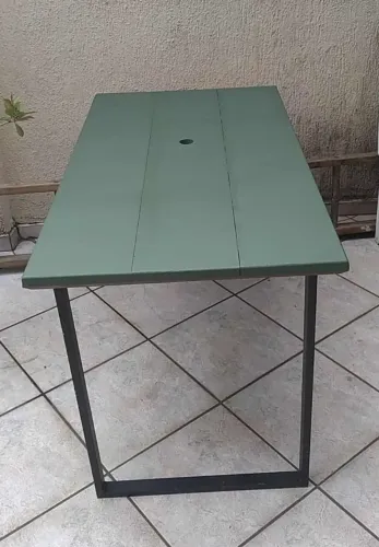 Mesa em madeira e ferro 120x70 usada