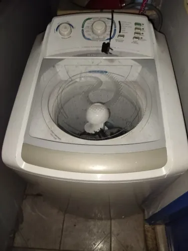 Vendo máquina Eletrolux 10kg turbo em ótimo estado