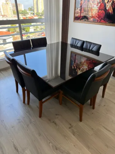 Mesa quadrada com 8 cadeiras 1,50x1,50m
