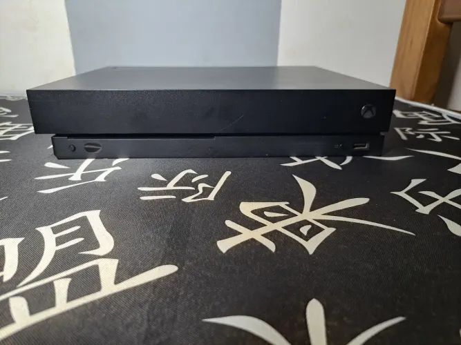 ? XBOX ONE X + CONTROLE | ACEITO TROCAS ?