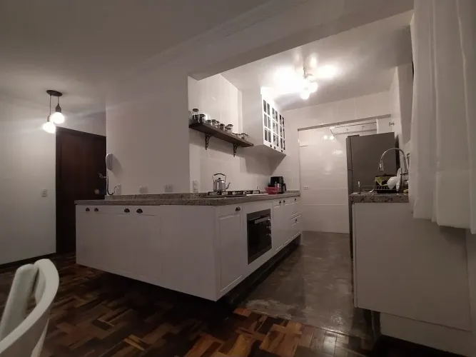 Apartamento amplo e reformado no Cristo Rei