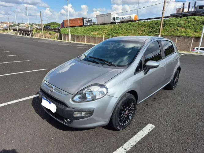 Fiat Punto Essence 1.6 Flex 16V 5P 2013