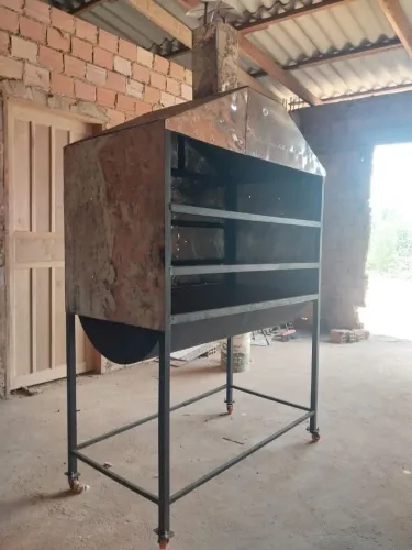 Churrasqueira grande a venda