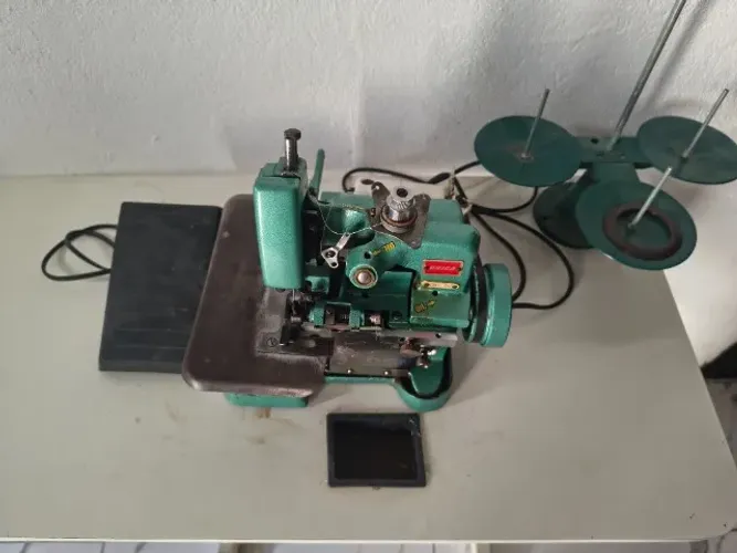 Máquina Costura Overclock
