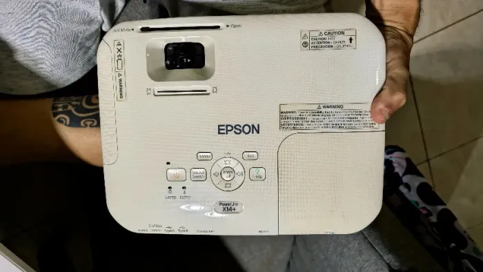 Projetor Epson X14 + Tela de Projeção