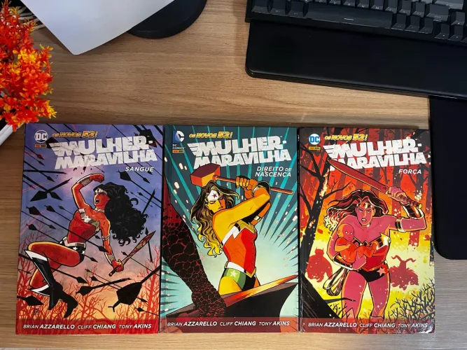 Coleção completa Mulher Maravilha novos 52 capa dura Brian Azarello