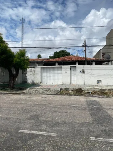 Casa Plana c/ execelente localização, próx. ao cometa e igreja da Glória, 400m², 04 salas 