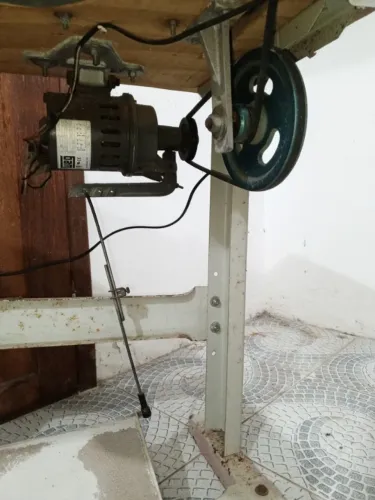 Máquina de Cortar Viés para Confecção / Malharia