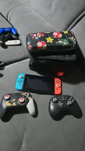 Nintendo Switch V2 com 55 jogos