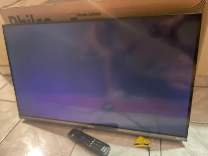 Smart TV Philco 32" P32CRA com Defeito (Tela Azul/Sem Imagem) + Controle Original e Caixa