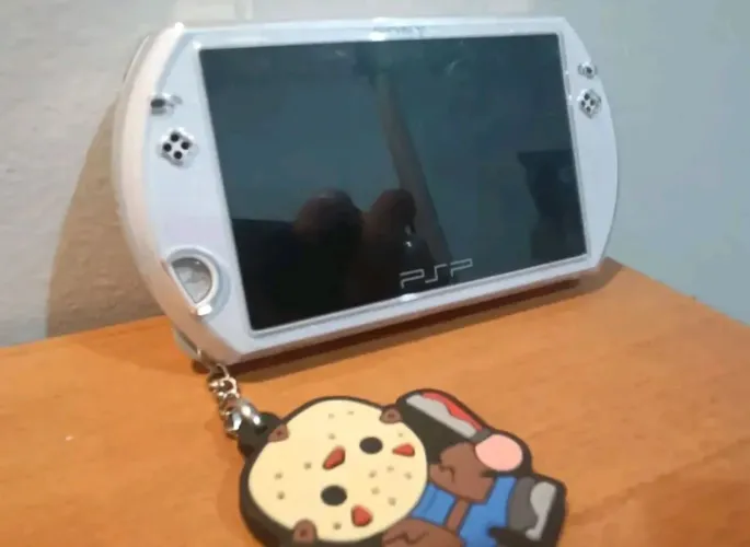 PSP Go 128GB Modificado - Super Bateria 2200mAh + Jogos (Leia a Descrição)