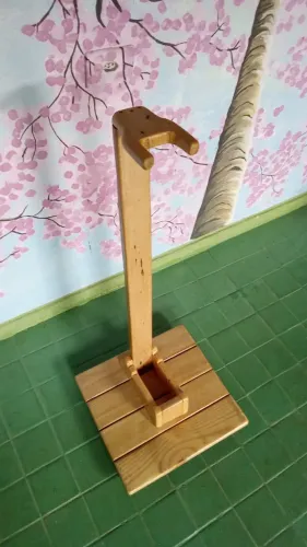 Suporte para violão sustentável