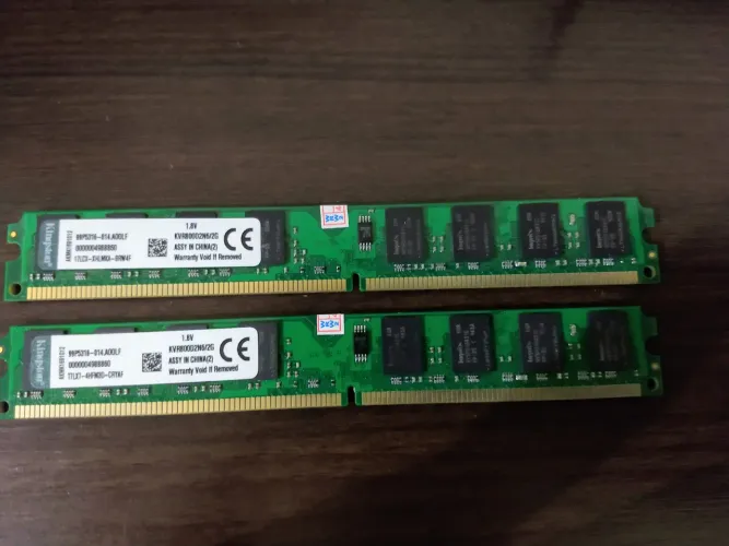 Memórias Kingston DDR e DDR2