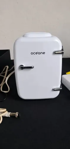 Geladeira portatil Oceane para cosmeticos