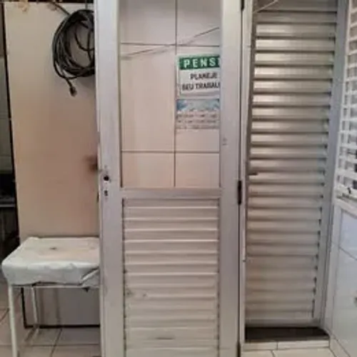 Porta de Alumínio em Veneziana No estado (Aceito Cartões, Pix ou Dinheiro)