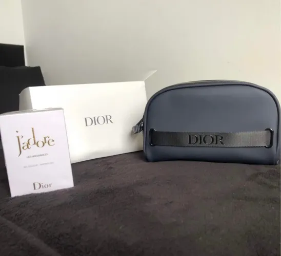Gel de Banho J'adore da Dior em sua versão de 200ml.