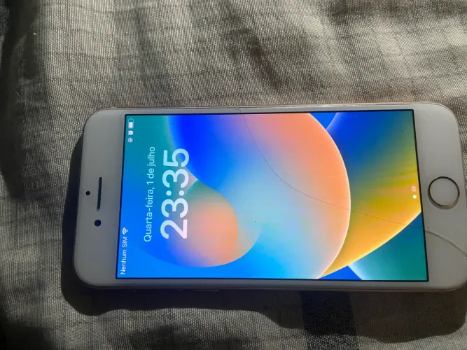 Vende se um iPhone 8 normal