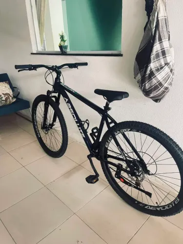 Quadro novíssimo, apenas com alguns arranhões imperceptíveis