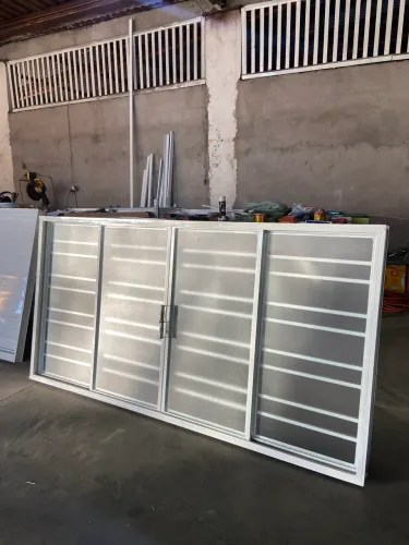 JANELA FERRO GALVANIZADO