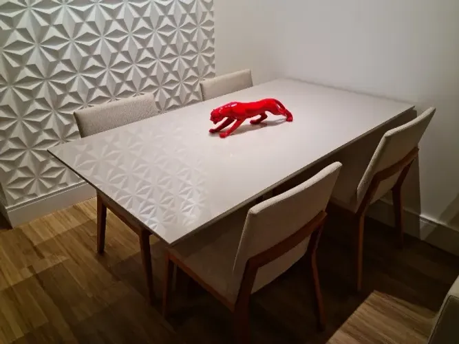 Mesa de jantar laqueada com 04 cadeiras marca SIER (Casa Barroco)