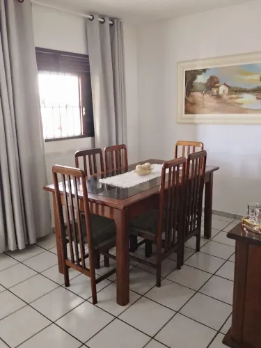 Mesa de jantar madeira 6 lugares