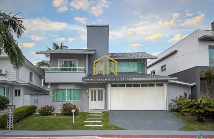 Casa moderna com 330m² de área const - Saco Grande