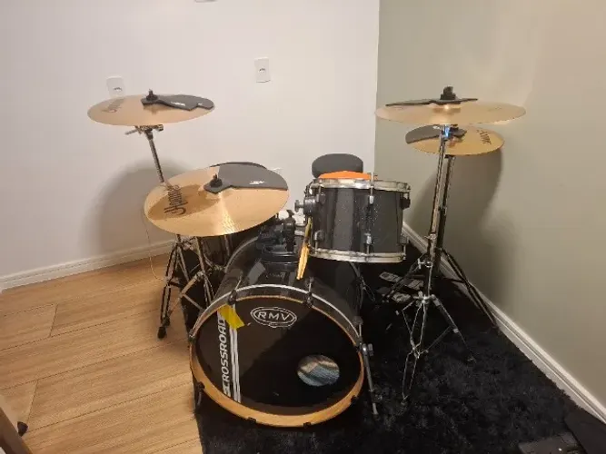 Bateria RMV Completa + Hammer B10 + Mapex + Pedal Duplo + Estantes