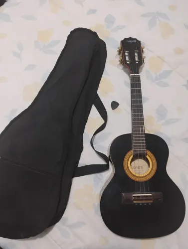 Cavaquinho Rozini perfeito estado