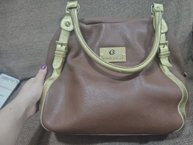 Bolsa CARMEN STEFFENS de couro marron com pouco uso.