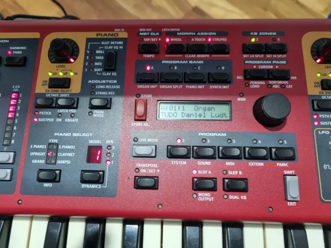 Teclado nord stage