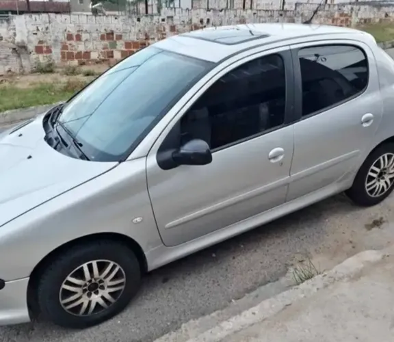 Peugeot 207 Active 1.4 Flex 8V 5P 2008