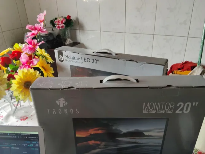 Monitor 20 polegadas LED novo na caixa
