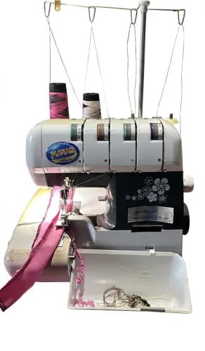 Maquina de costura Ultraloque ss320 doméstica