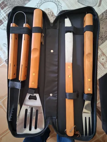 Jogo de utensílios para churrasco