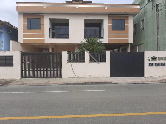 Prédio disponível para venda no Bairro Centenário.