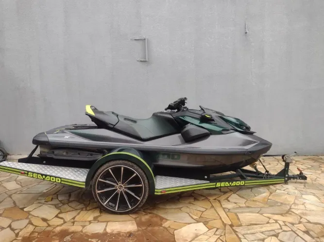 Jet ski sea doo rxp x Apex