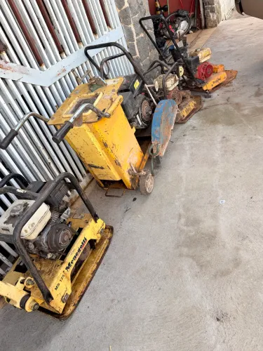 Cortadora asfalto e placa vibratória LOTE