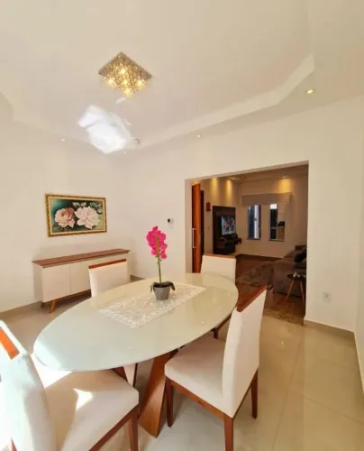 vende se casa Ampla e Moderna à Venda - Excelente