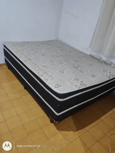 Vendo cama box de casal acoplada em boas condições de uso entrego grátis entrega imediata