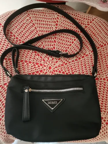 Bolsa Shoulder preta marca Satinato seminova (utilizada apenas 1 vez)
