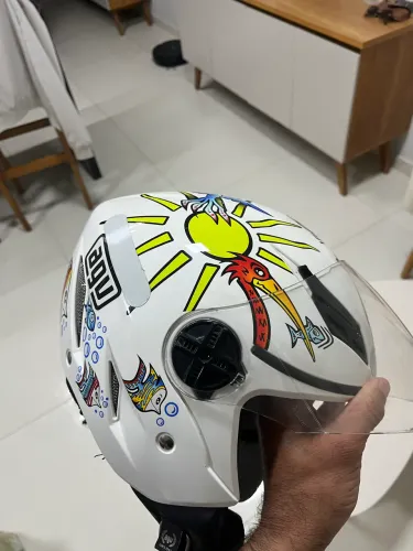 Capacete agv extremamente novo o mais procurado nos anúncios 