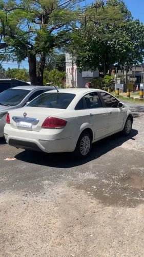 Fiat Linea Essence 1.8 Flex 16V 4P 2015
