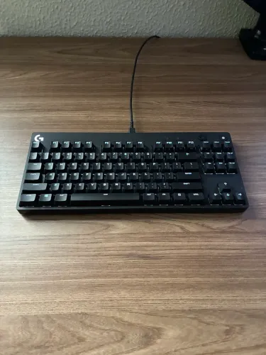 Teclado Logitech G PRO