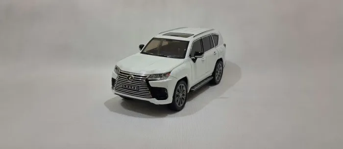 Lexus Lx 600 em metal - coleção